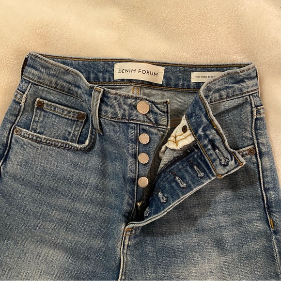 DENIM FORUM SHORTS, Size 25 - Picture 3 of 12